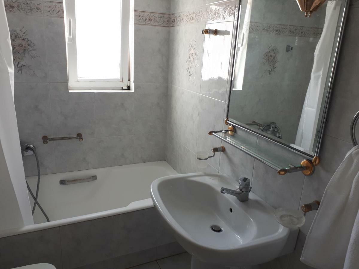 Sea View,Big And Comfortable Appartment In Voula Афины Экстерьер фото
